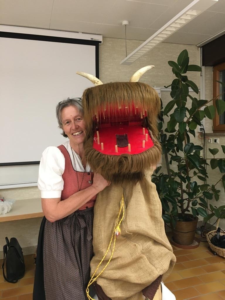 Margaret Pernter mit Wudele, Fasching