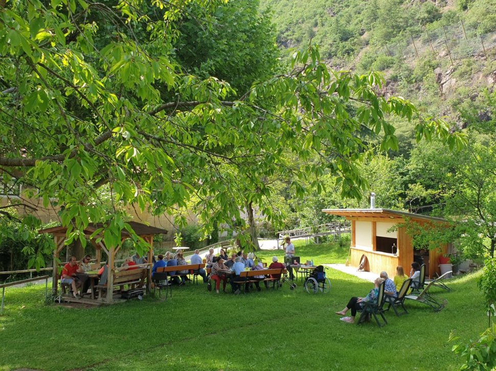 Monatstreffen im Garten zum Thema nachhaltige Schokolade 